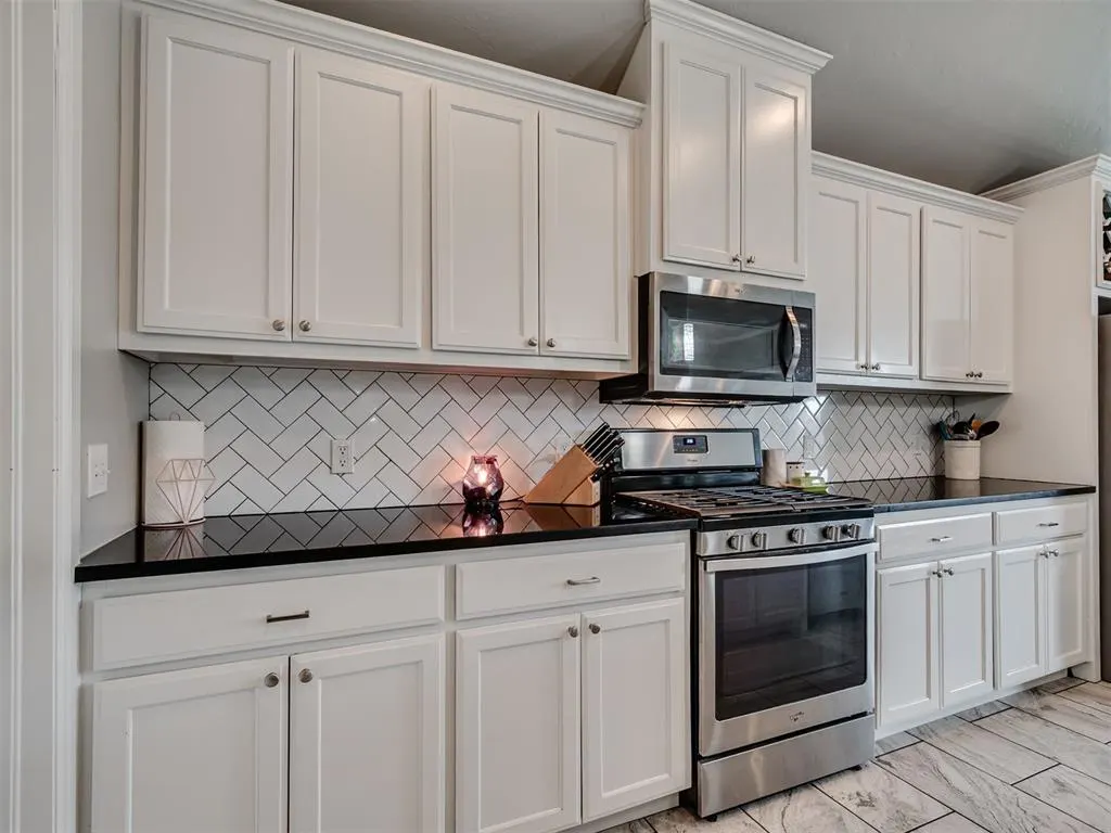 Photo 13 — 18512 Winamack Road, Edmond, OK 73012