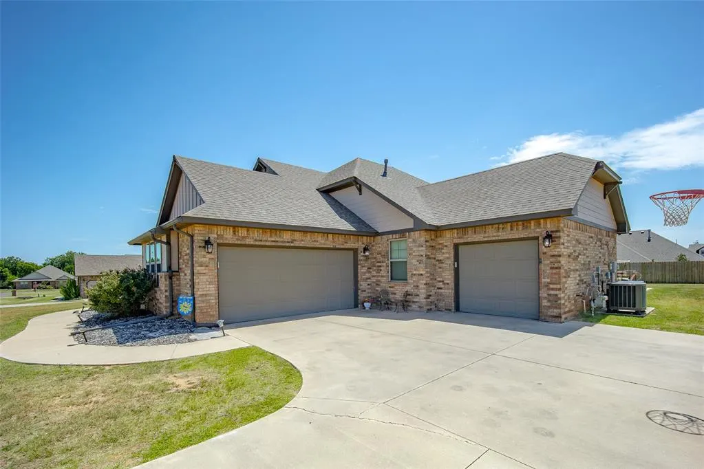 Photo 43 — 18392 Chuckwagon Trail, Norman, OK 73072