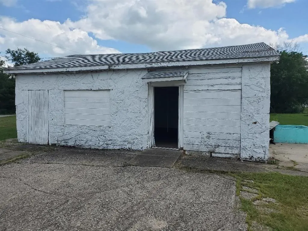 Front exterior — 225 E Columbia Street, Okemah, OK 74859