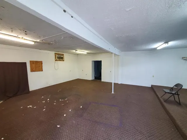 Photo 3 — 225 E Columbia Street, Okemah, OK 74859