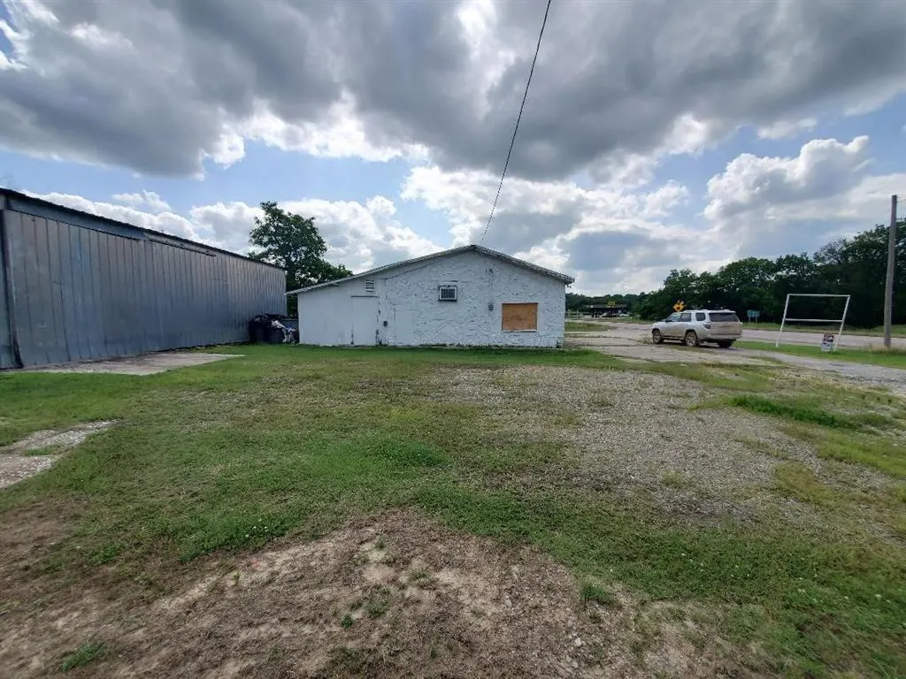 Photo 15 — 225 E Columbia Street, Okemah, OK 74859