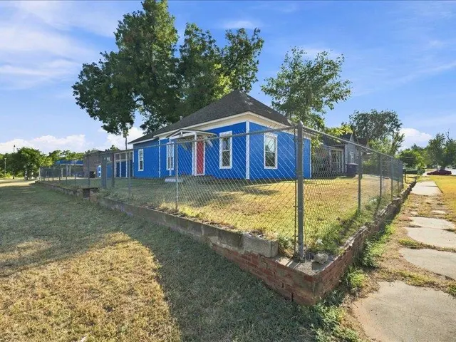 Photo 6 — 1101 W Warner Avenue, Guthrie, OK 73044