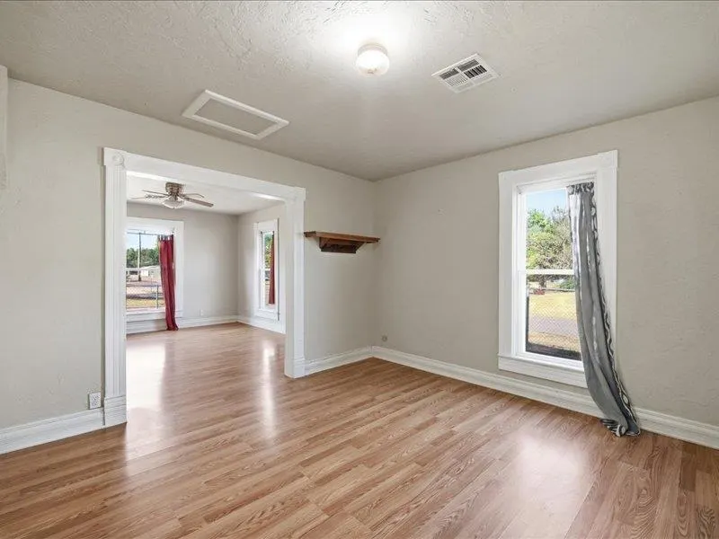 Photo 7 — 1101 W Warner Avenue, Guthrie, OK 73044