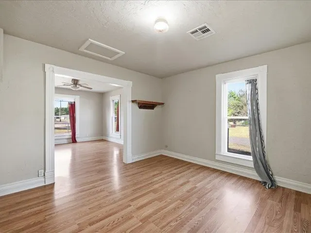 Photo 7 — 1101 W Warner Avenue, Guthrie, OK 73044