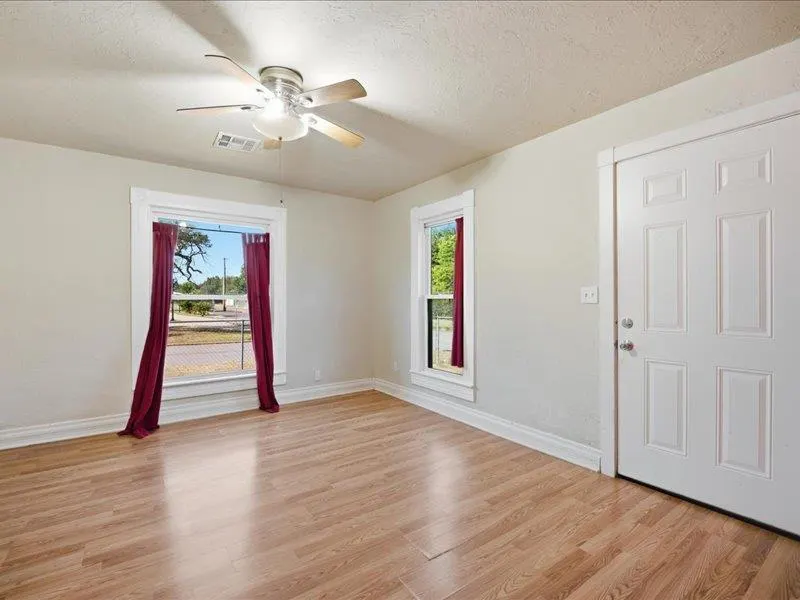 Photo 10 — 1101 W Warner Avenue, Guthrie, OK 73044