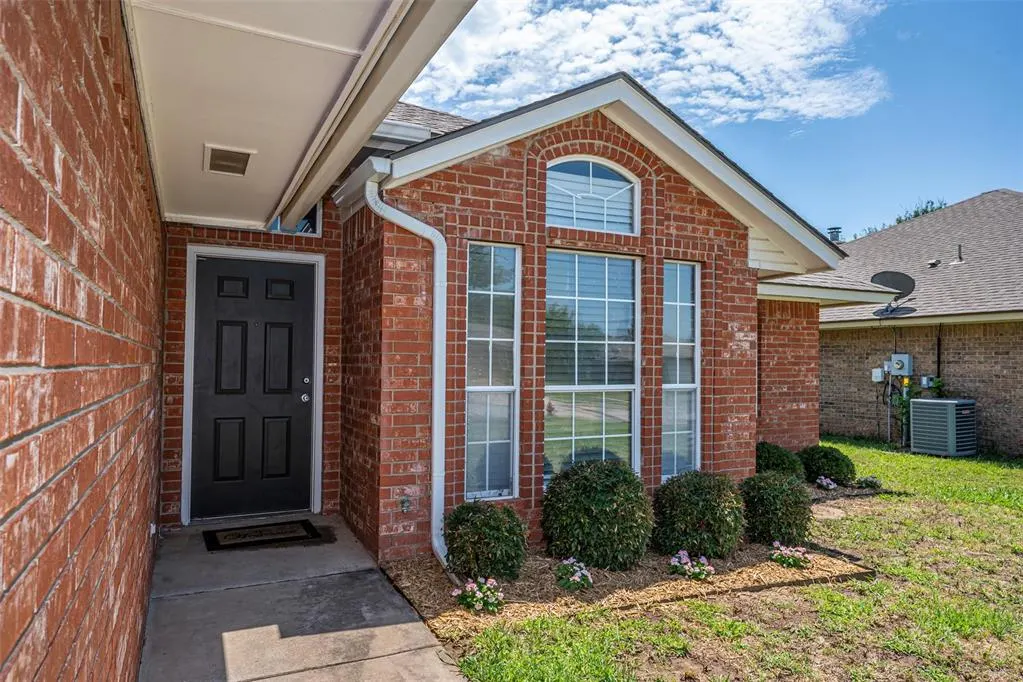 Photo 2 — 1713 Sumac Drive, Norman, OK 73071