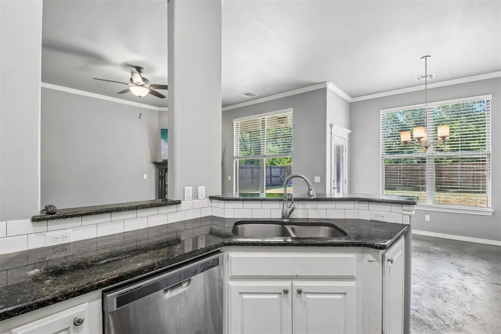 Photo 9 — 10920 SW 36th Street, Yukon, OK 73099