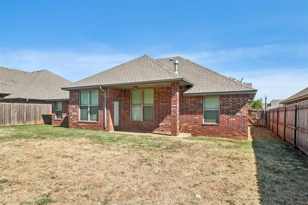 Photo 18 — 10920 SW 36th Street, Yukon, OK 73099