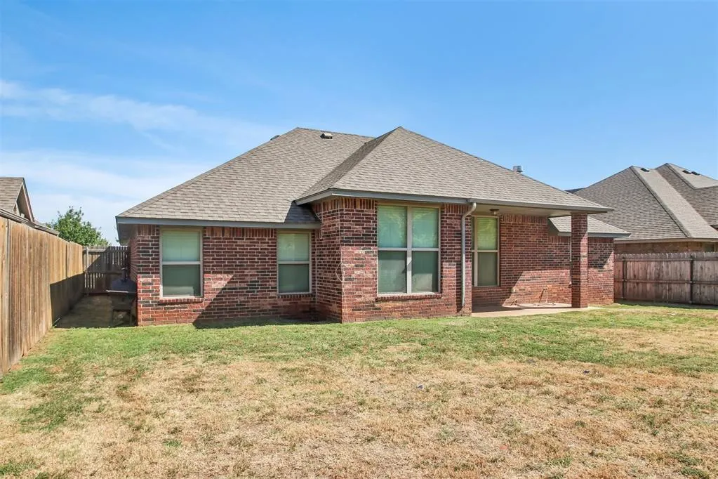 Photo 19 — 10920 SW 36th Street, Yukon, OK 73099
