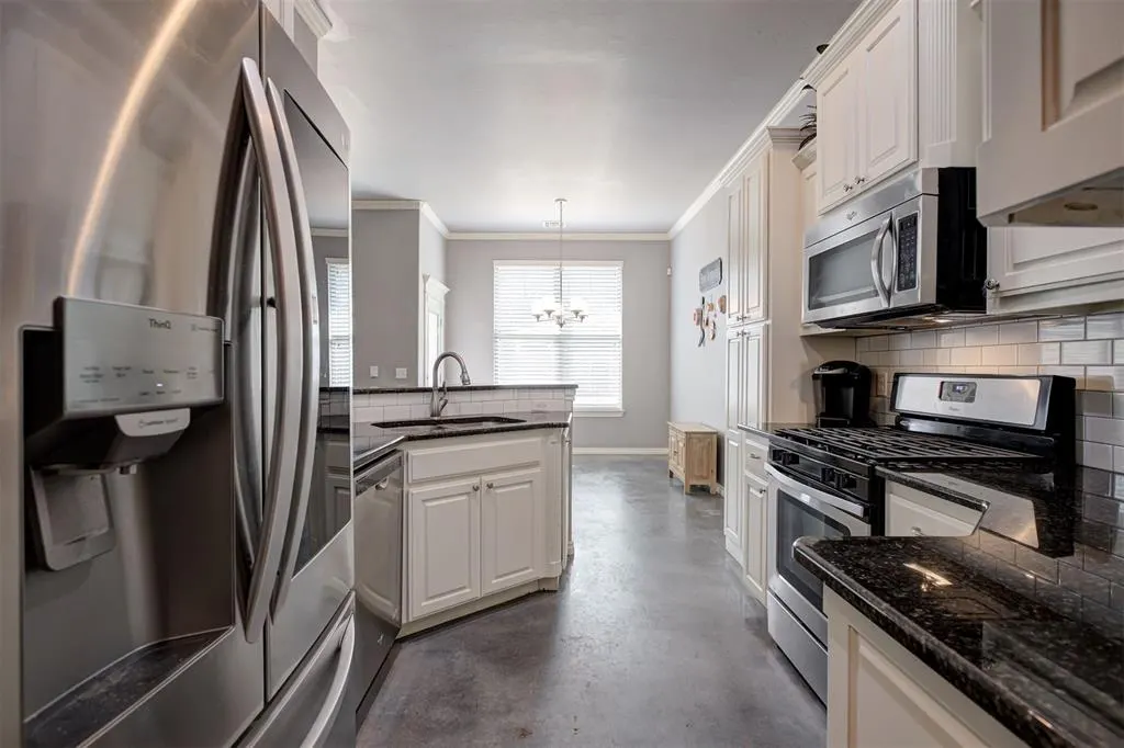 Photo 14 — 10920 SW 36th Street, Yukon, OK 73099