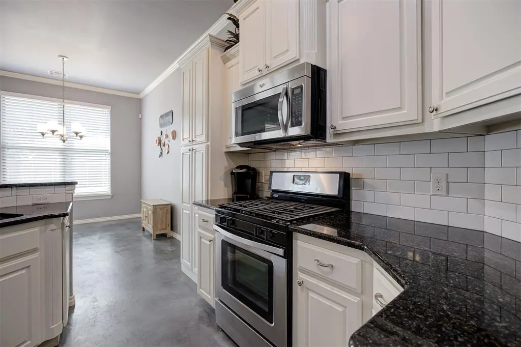 Photo 15 — 10920 SW 36th Street, Yukon, OK 73099