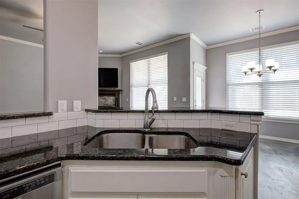 Photo 17 — 10920 SW 36th Street, Yukon, OK 73099