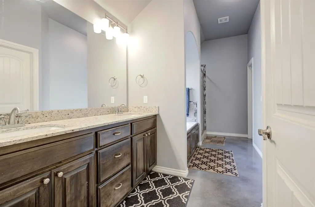 Photo 20 — 10920 SW 36th Street, Yukon, OK 73099