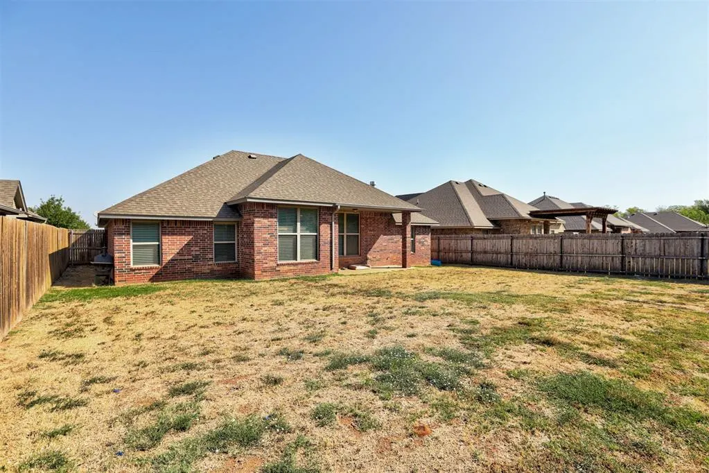 Photo 35 — 10920 SW 36th Street, Yukon, OK 73099