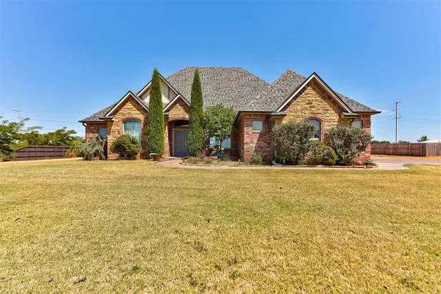 Photo 3 — 281 Meadow Lark Lane, Blanchard, OK 73010