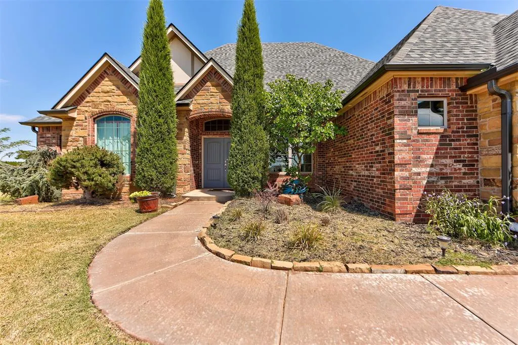 Photo 4 — 281 Meadow Lark Lane, Blanchard, OK 73010