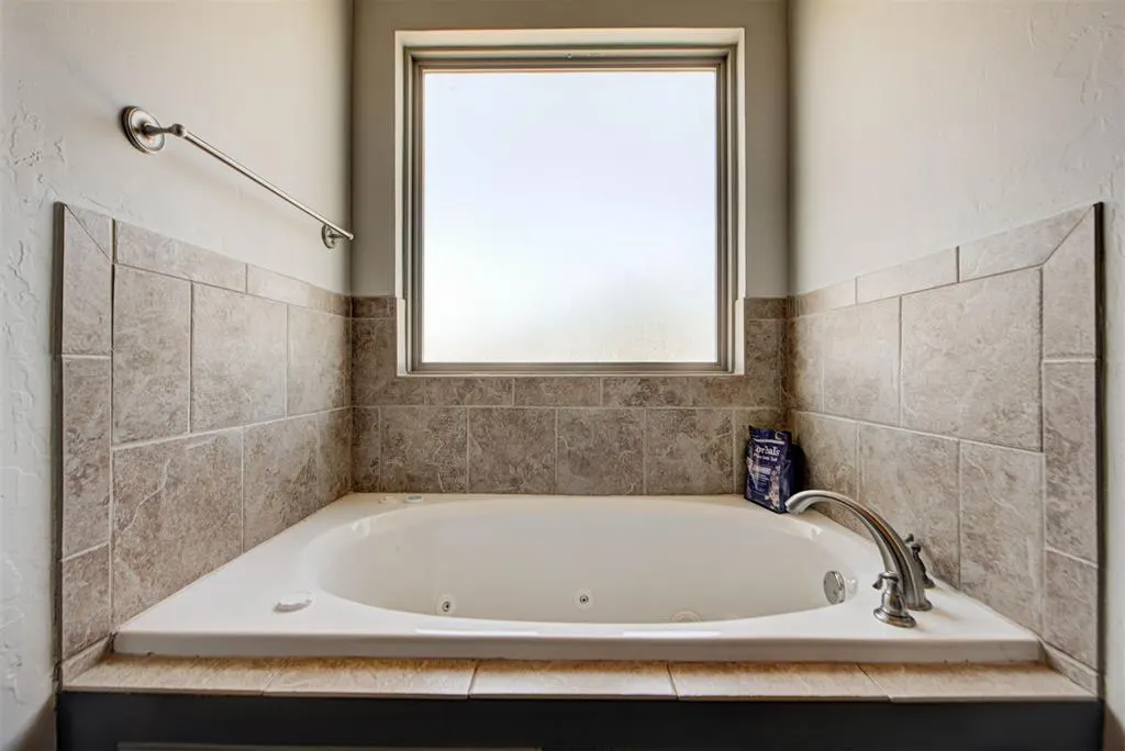 Photo 24 — 281 Meadow Lark Lane, Blanchard, OK 73010