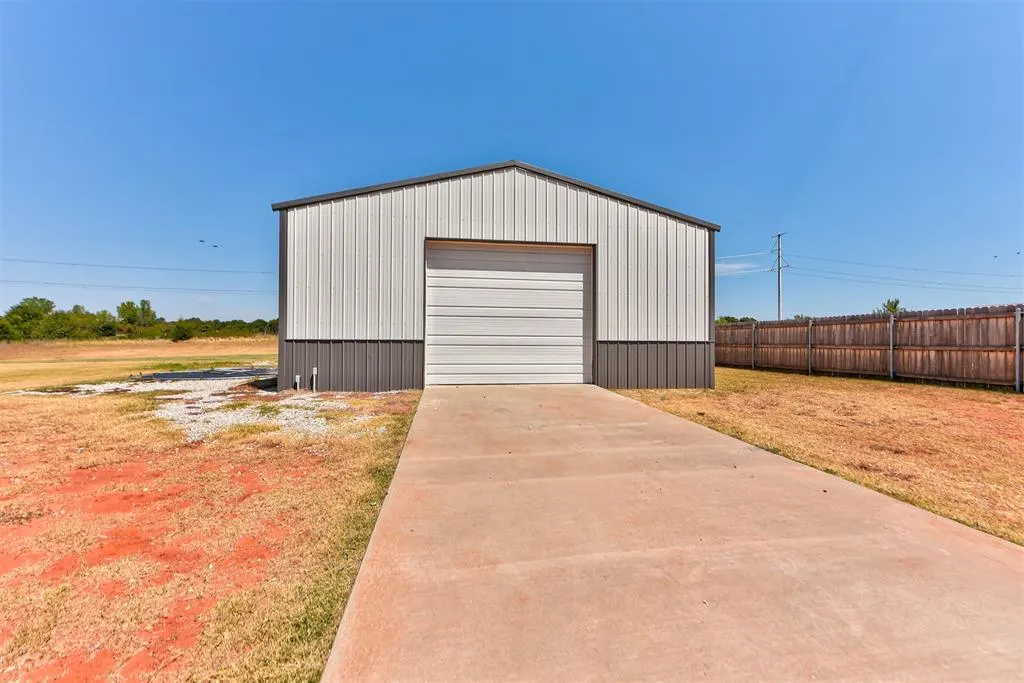 Photo 42 — 281 Meadow Lark Lane, Blanchard, OK 73010