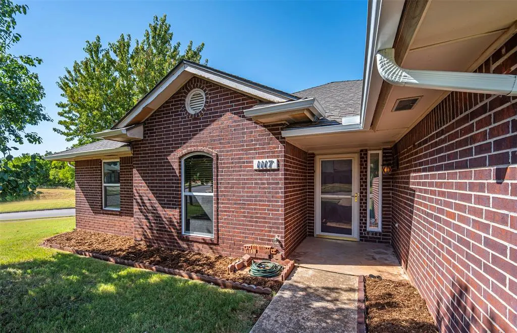 Photo 2 — 1117 Pruett Drive, Edmond, OK 73003