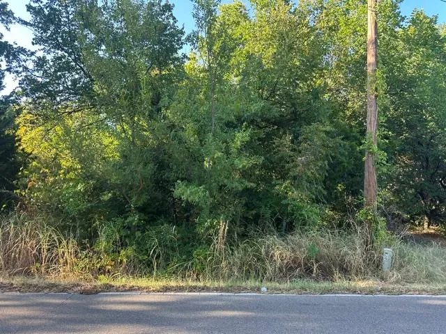 Photo 3 — N Wilshire Boulevard, Oklahoma City, OK 73084