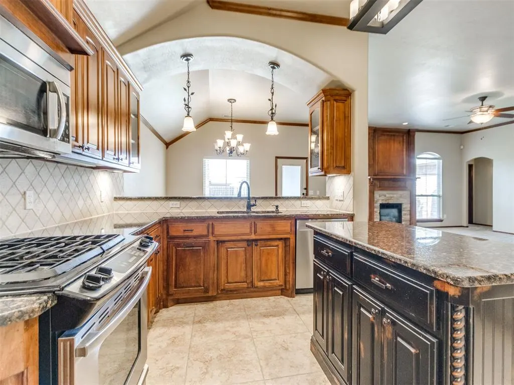 Photo 3 — 313 SW 171st Street, Oklahoma City, OK 73170