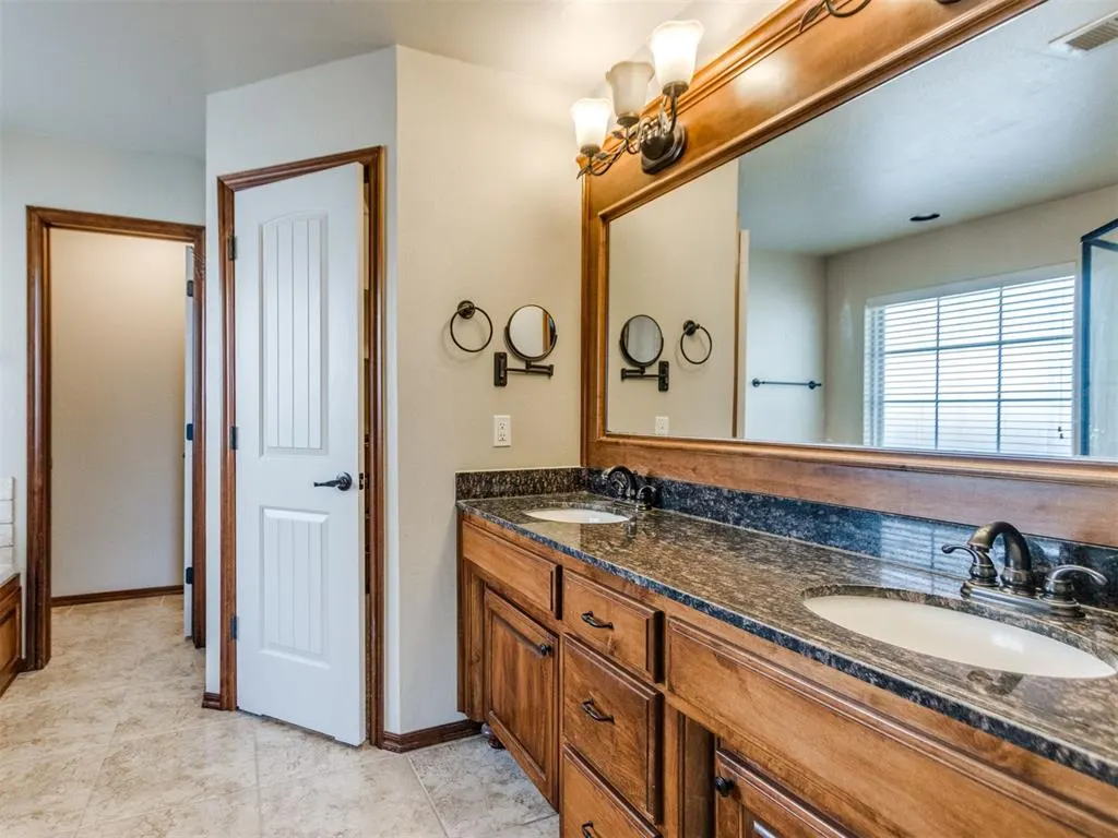 Photo 10 — 313 SW 171st Street, Oklahoma City, OK 73170