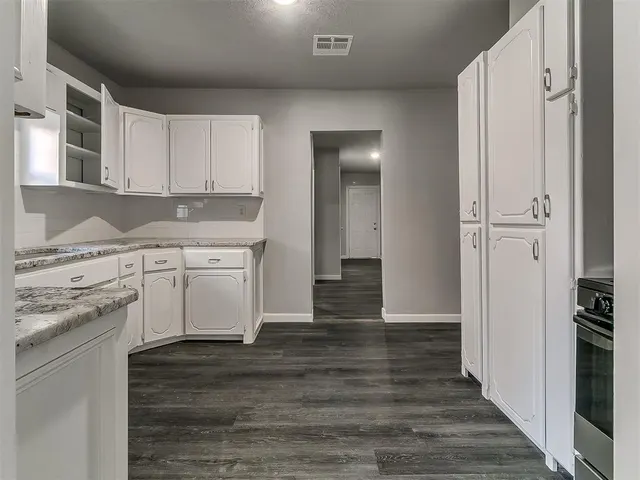Photo 6 — 1509 NW 11th Street, Oklahoma City, OK 73106