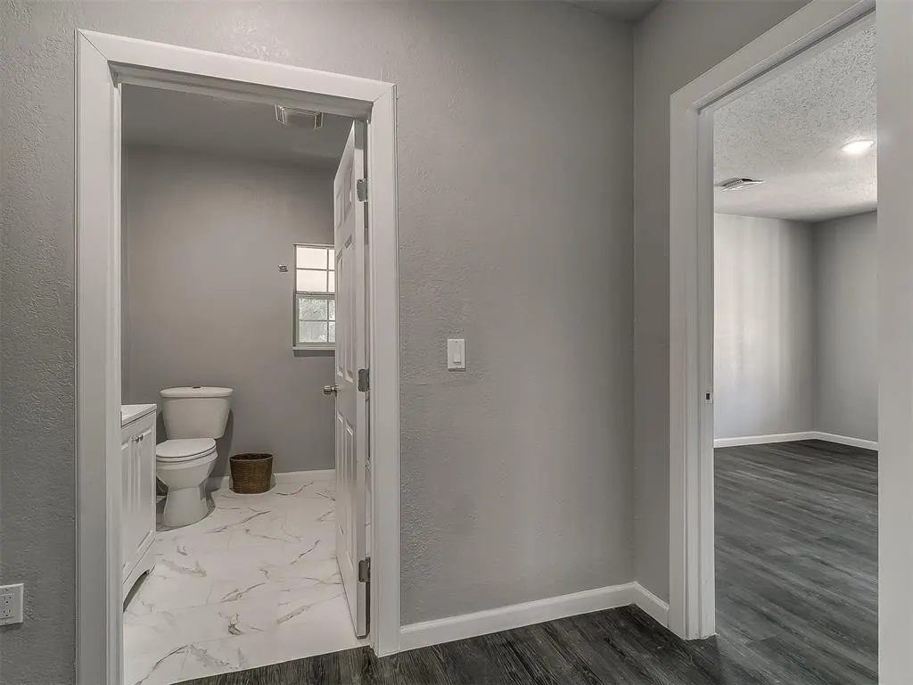 Photo 13 — 1509 NW 11th Street, Oklahoma City, OK 73106