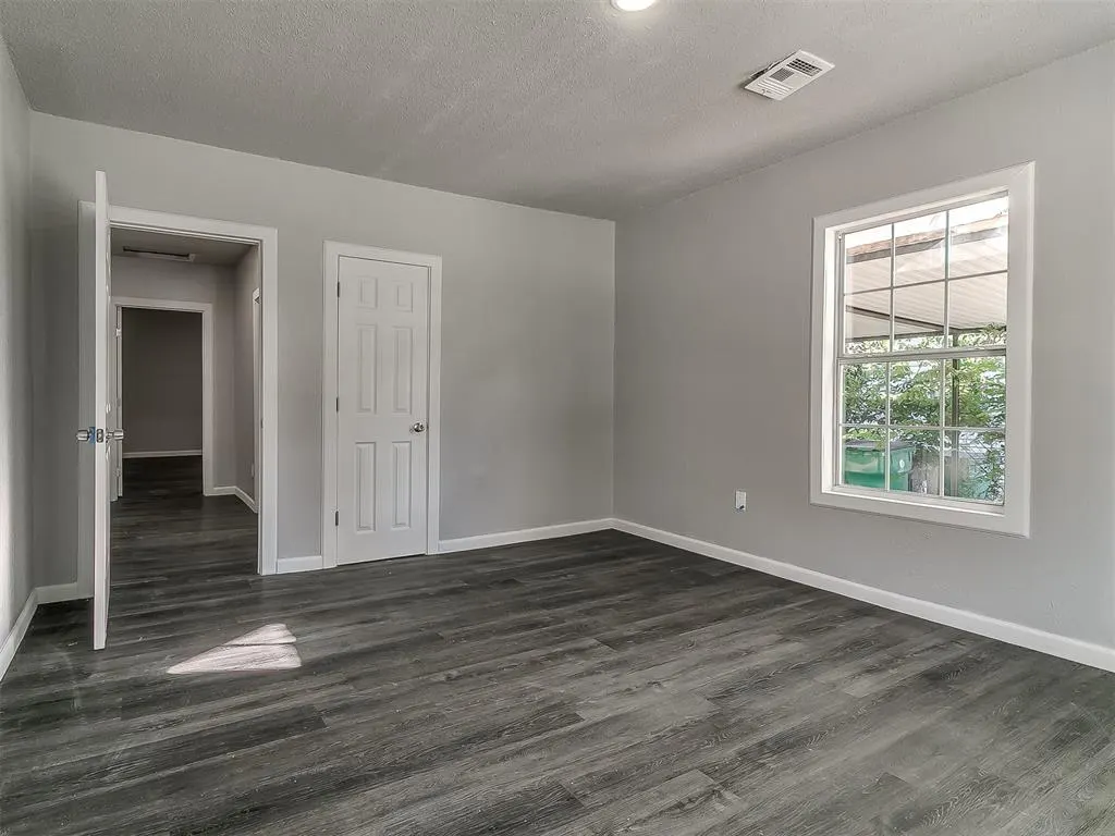 Photo 14 — 1509 NW 11th Street, Oklahoma City, OK 73106