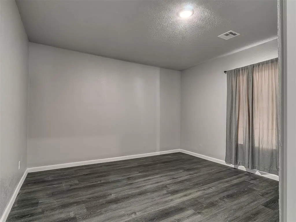 Photo 15 — 1509 NW 11th Street, Oklahoma City, OK 73106