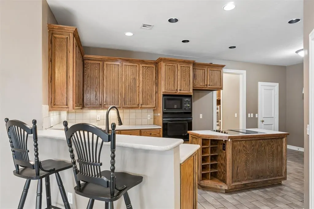 Photo 11 — 1633 Laurel Place, Edmond, OK 73003