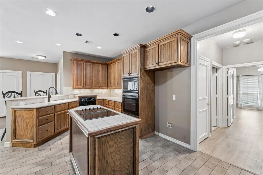 Photo 12 — 1633 Laurel Place, Edmond, OK 73003