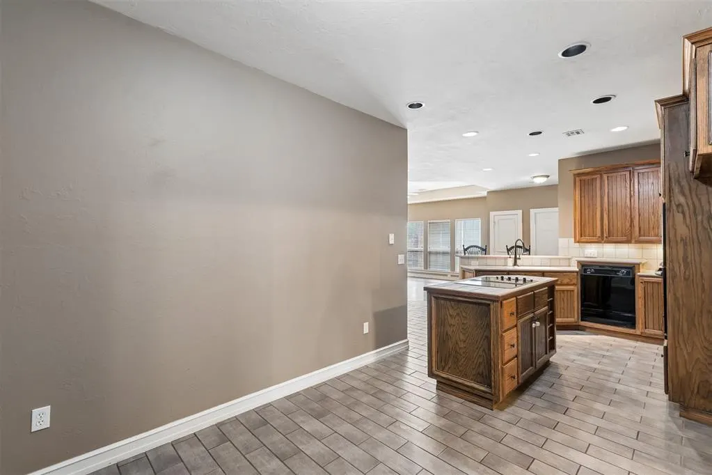 Photo 16 — 1633 Laurel Place, Edmond, OK 73003