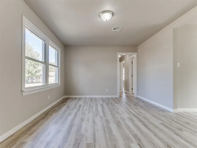 Photo 3 — 1116 Hickory Lane, Oklahoma City, OK 73110