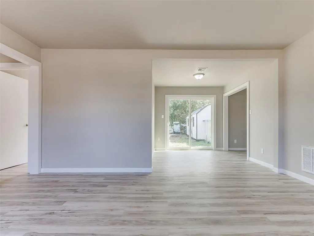 Photo 4 — 1116 Hickory Lane, Oklahoma City, OK 73110