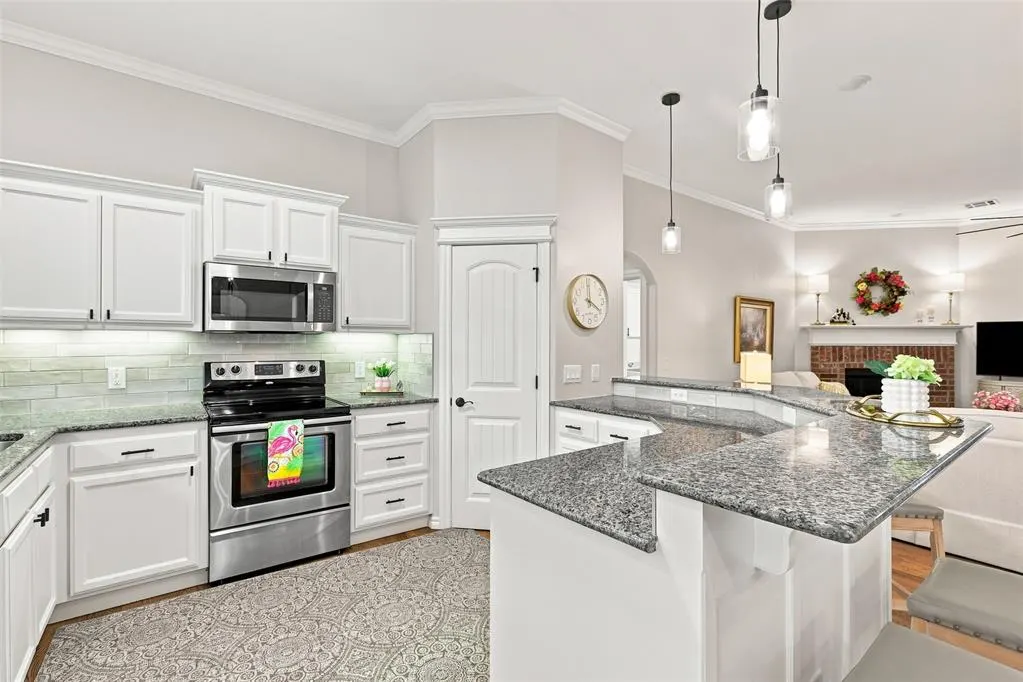 Photo 16 — 17308 Serrano Drive, Oklahoma City, OK 73170