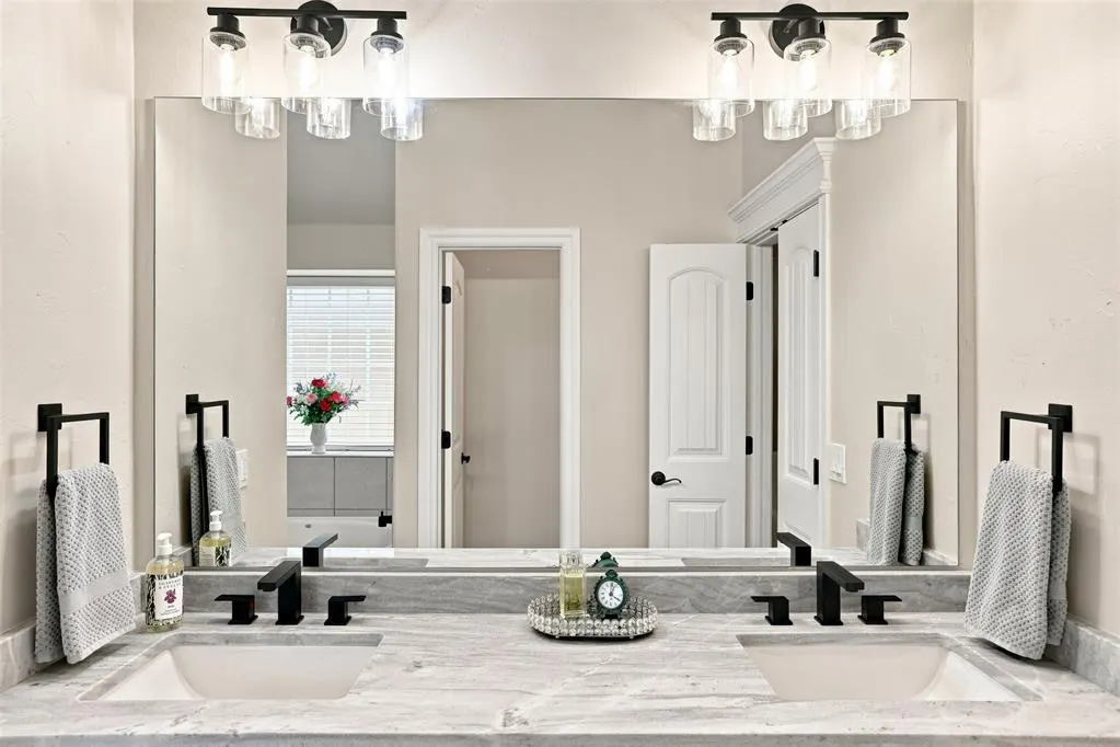 Photo 24 — 17308 Serrano Drive, Oklahoma City, OK 73170