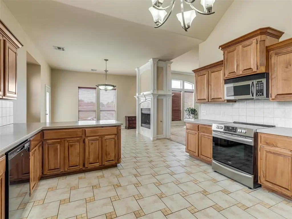 Photo 12 — 2365 Elm Tree Lane, Blanchard, OK 73010