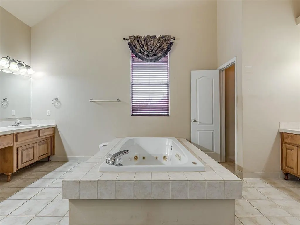 Photo 16 — 2365 Elm Tree Lane, Blanchard, OK 73010