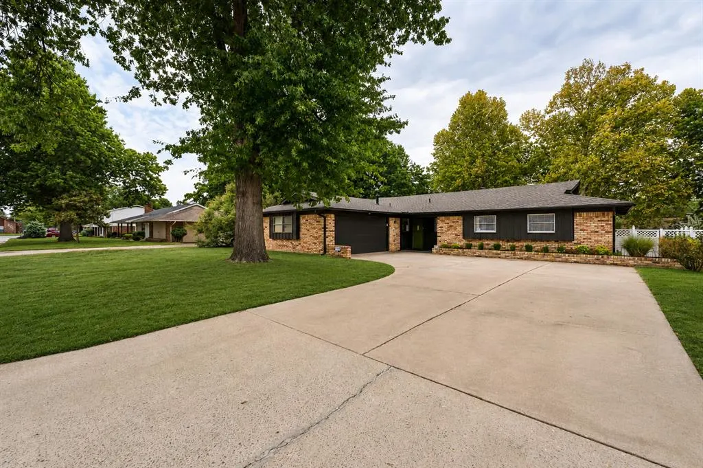 Photo 2 — 3604 N Ann Arbor Place, Oklahoma City, OK 73122
