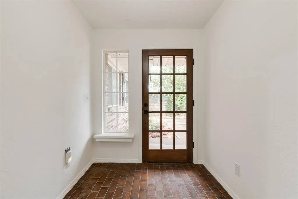 Photo 3 — 2733 Manchester Drive, The Village, OK 73120