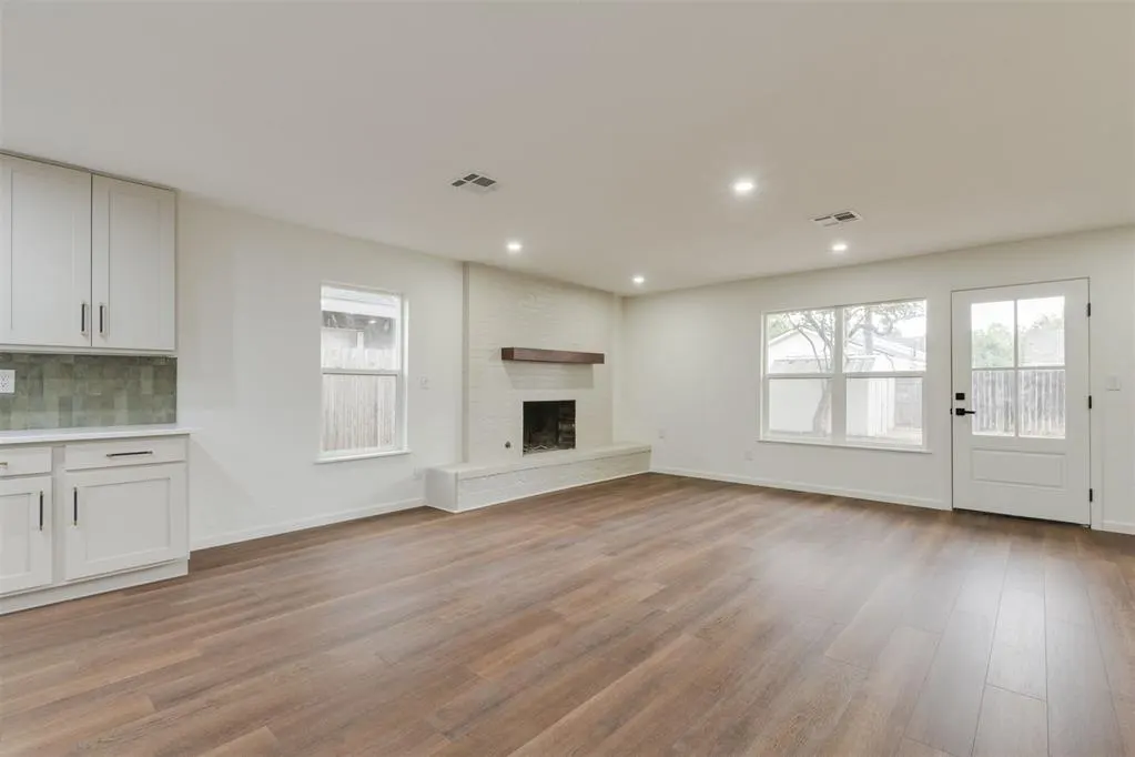 Photo 5 — 2733 Manchester Drive, The Village, OK 73120