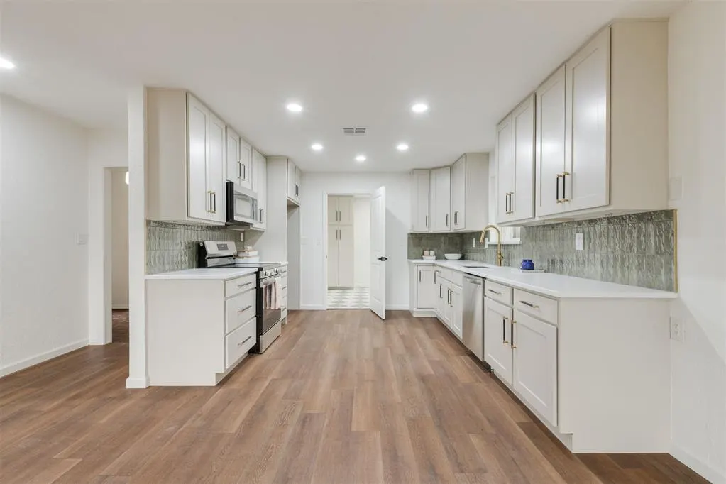 Photo 11 — 2733 Manchester Drive, The Village, OK 73120