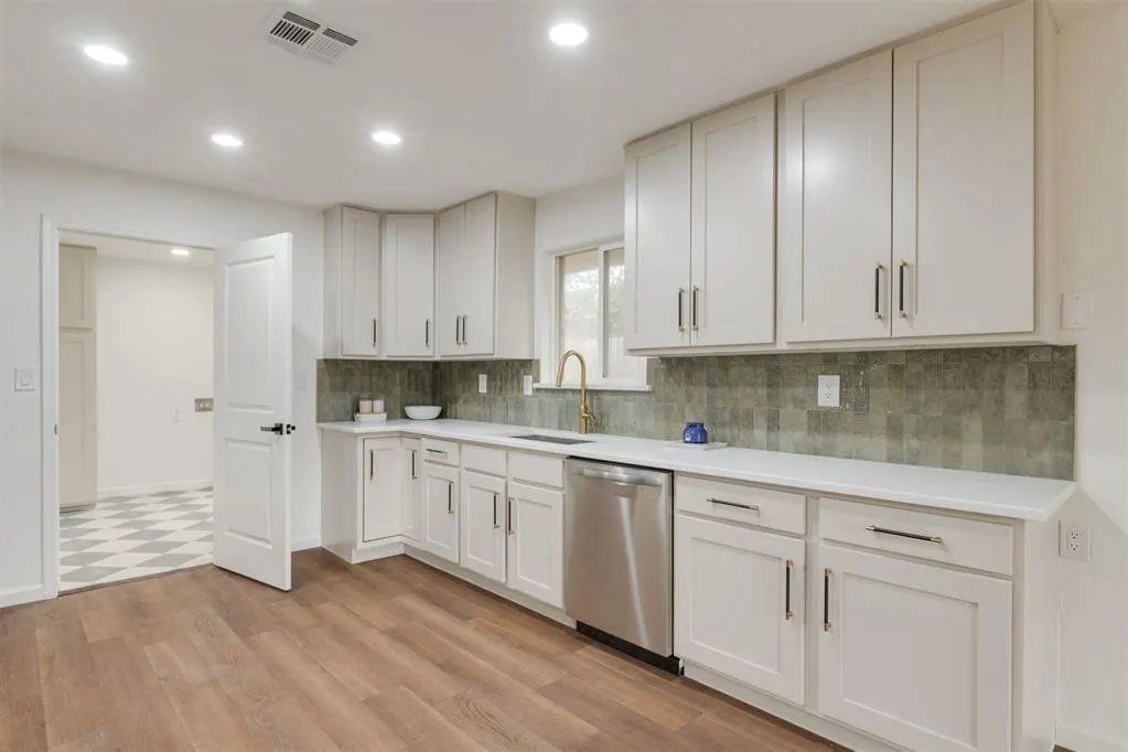 Photo 12 — 2733 Manchester Drive, The Village, OK 73120