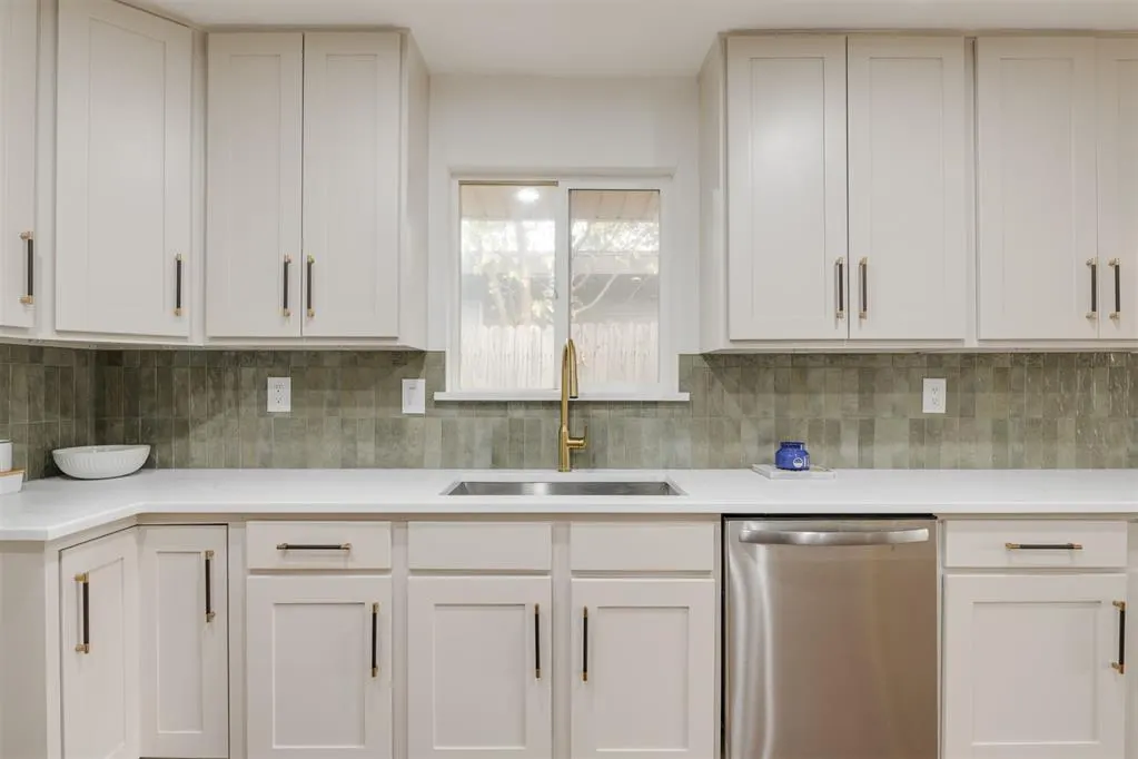 Photo 13 — 2733 Manchester Drive, The Village, OK 73120