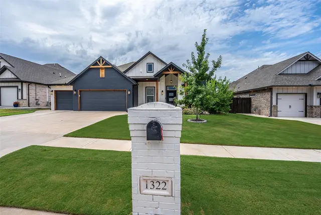 Photo 3 — 1322 Presidio Drive, Norman, OK 73072