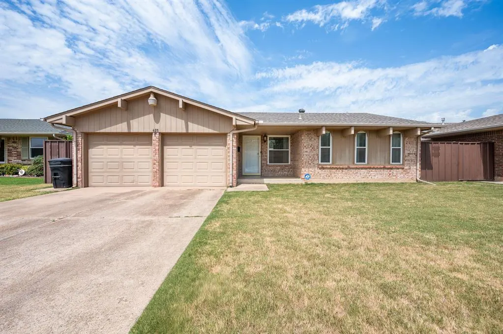 Front exterior — 625 SW 9th Street, Moore, OK 73160