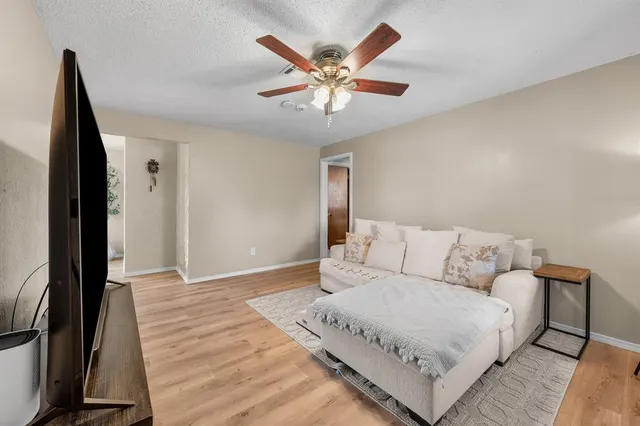 Photo 2 — 625 SW 9th Street, Moore, OK 73160