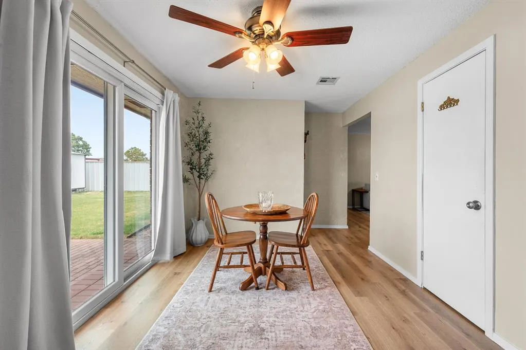 Photo 5 — 625 SW 9th Street, Moore, OK 73160