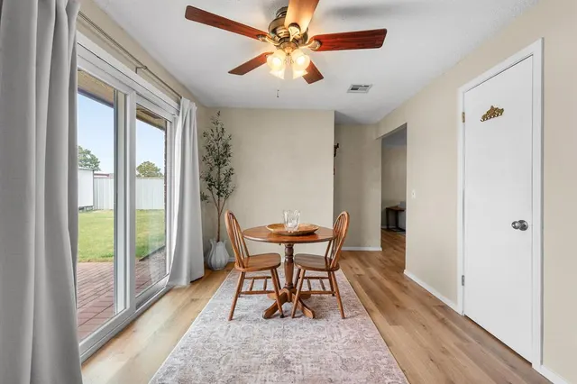 Photo 5 — 625 SW 9th Street, Moore, OK 73160